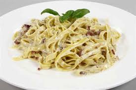 125. FETUCCINE med shawarma, champignon, gorgonzola, tomatsauce, flodesauce