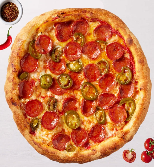 13. Tomat, ost, pepperoni, ananas, jalapenos.