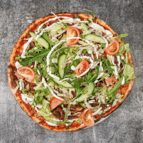 143. Tomat, ost, kødsauce, salat, tomat, agurk, dressing
